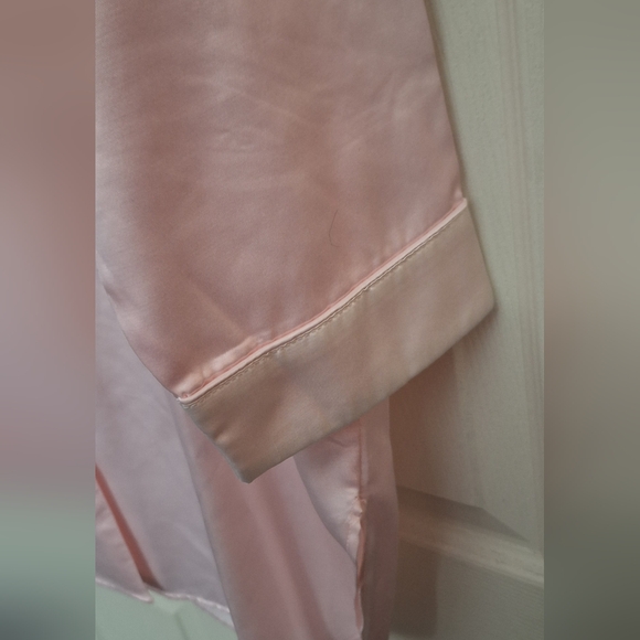 Delicates Womens Pink Satin Nightshirt Nightgown Embroidered Floral Lapel Size L - Picture 6 of 6